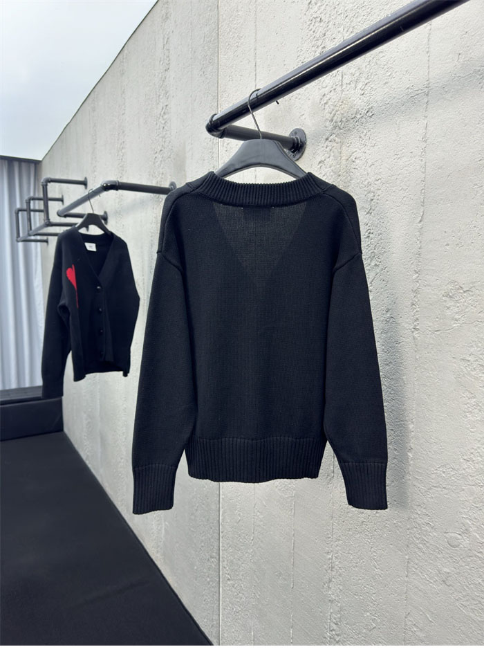 A M I 아미 빅하트 로고 V넥 울 가디건 레플리카 3번 이미지 - 의류 | 세미샵 레플리카 사이트