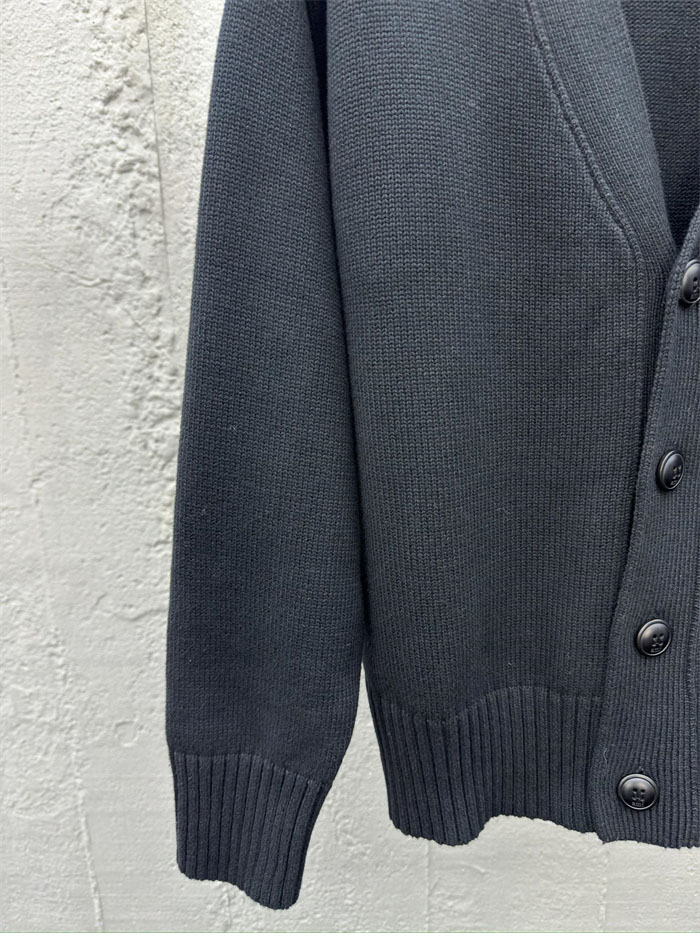 A M I 아미 빅하트 로고 V넥 울 가디건 레플리카 7번 이미지 - 의류 | 세미샵 레플리카 사이트