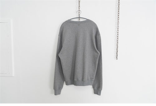 A M I 아미 24FW 스몰 하트 로고 맨투맨 그레이 레플리카 3번 이미지 - 의류 | 세미샵 레플리카 사이트