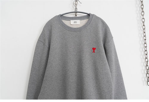 A M I 아미 24FW 스몰 하트 로고 맨투맨 그레이 레플리카 4번 이미지 - 의류 | 세미샵 레플리카 사이트