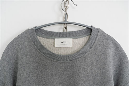 A M I 아미 24FW 스몰 하트 로고 맨투맨 그레이 레플리카 5번 이미지 - 의류 | 세미샵 레플리카 사이트