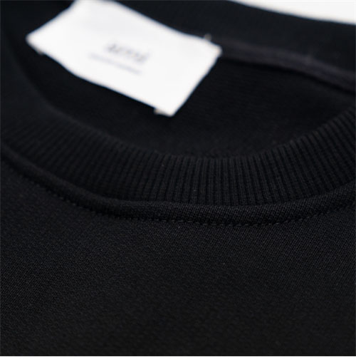 A M I 아미 24FW 스몰 하트 로고 맨투맨 블랙 레플리카 6번 이미지 - 의류 | 세미샵 레플리카 사이트