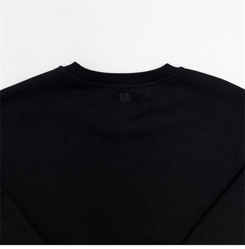 A M I 아미 24FW 스몰 하트 로고 맨투맨 블랙 레플리카 9번 이미지 - 의류 | 세미샵 레플리카 사이트