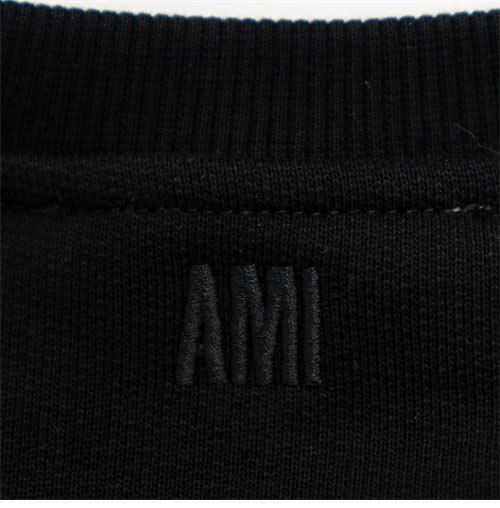 A M I 아미 24FW 스몰 하트 로고 맨투맨 블랙 레플리카 10번 이미지 - 의류 | 세미샵 레플리카 사이트