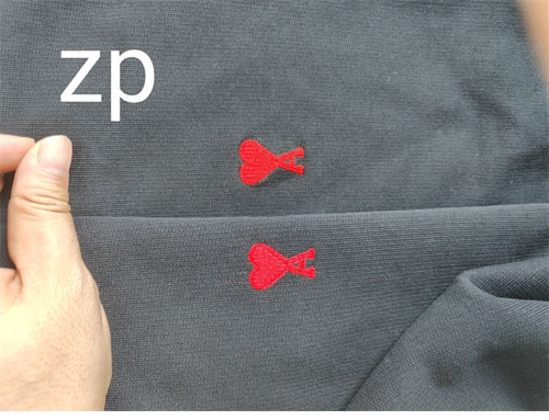 A M I 아미 24FW 스몰 하트 로고 맨투맨 블랙 레플리카 14번 이미지 - 의류 | 세미샵 레플리카 사이트