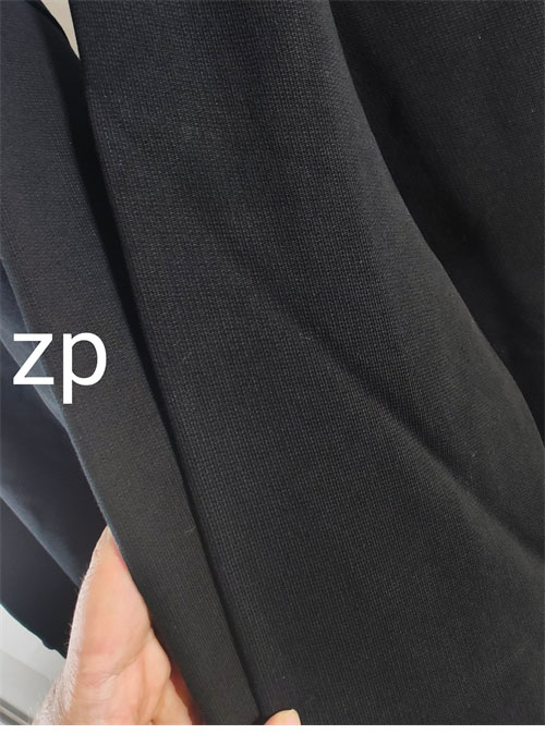 A M I 아미 24FW 스몰 하트 로고 맨투맨 블랙 레플리카 15번 이미지 - 의류 | 세미샵 레플리카 사이트