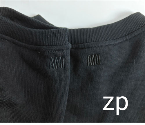 A M I 아미 24FW 스몰 하트 로고 맨투맨 블랙 레플리카 17번 이미지 - 의류 | 세미샵 레플리카 사이트
