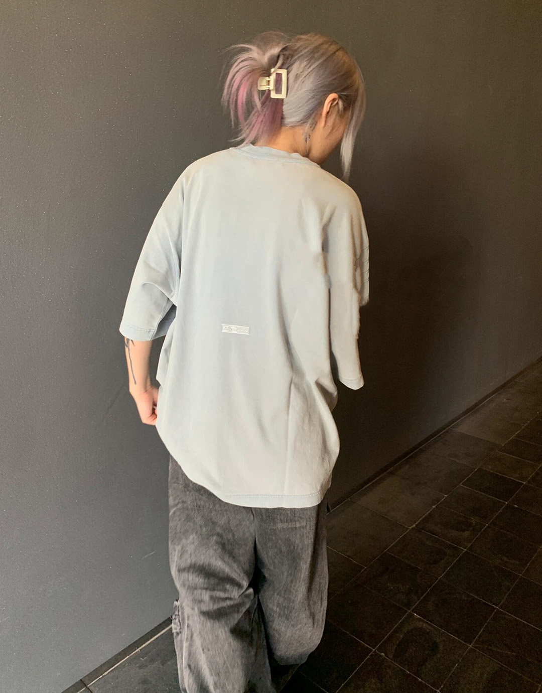 Acne Studios 아크네 스튜디오 백 고무패치 릴렉스 핏 크루넥 반팔 티셔츠 “2COLOR” 레플리카 8번 이미지 - 의류 | 세미샵 레플리카 사이트