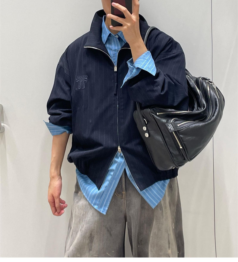 Acne Studios 아크네 핀 스트라이프 하이넥 시즌 보우 자수 릴랙스핏 자켓 레플리카 4번 이미지 - 의류 | 세미샵 레플리카 사이트