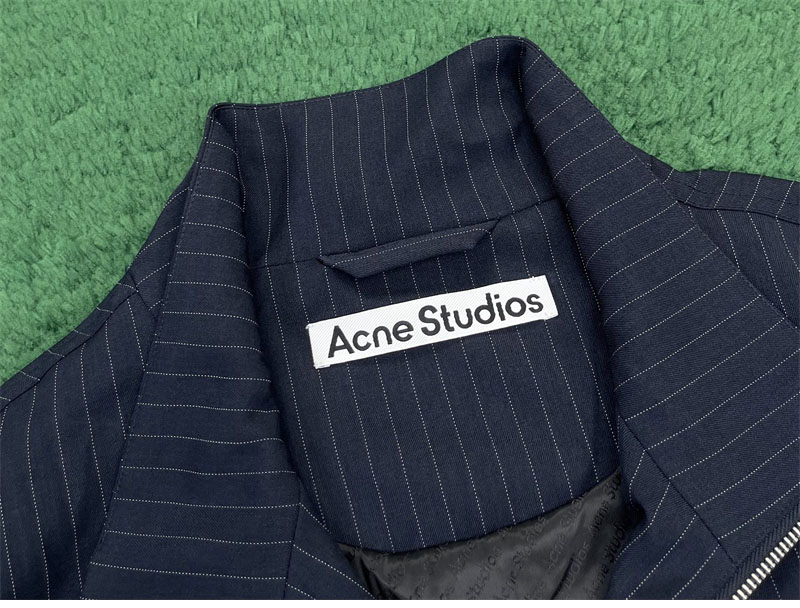 Acne Studios 아크네 핀 스트라이프 하이넥 시즌 보우 자수 릴랙스핏 자켓 레플리카 8번 이미지 - 의류 | 세미샵 레플리카 사이트