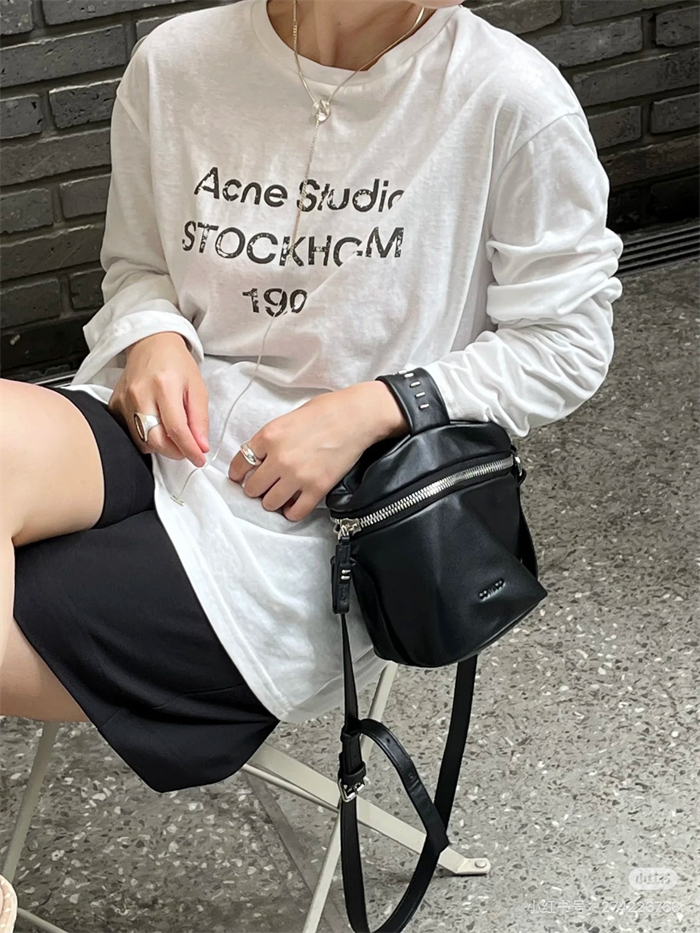 Acne Studios 아크네 1996 스톡홀름 긴팔 티셔츠 레플리카 3번 이미지 - 의류 | 세미샵 레플리카 사이트