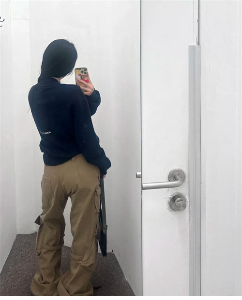 Acne Studios 아크네 24SS 백로고 울 집업 가디건 레플리카 23번 이미지 - 의류 | 세미샵 레플리카 사이트