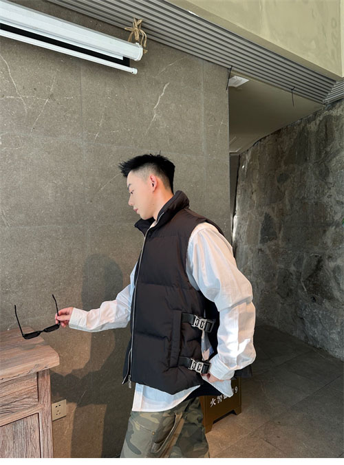 Givenchy 지방시 4G버클 스트랩 패딩 다운 베스트 레플리카 3번 이미지 - 의류 | 세미샵 레플리카 사이트