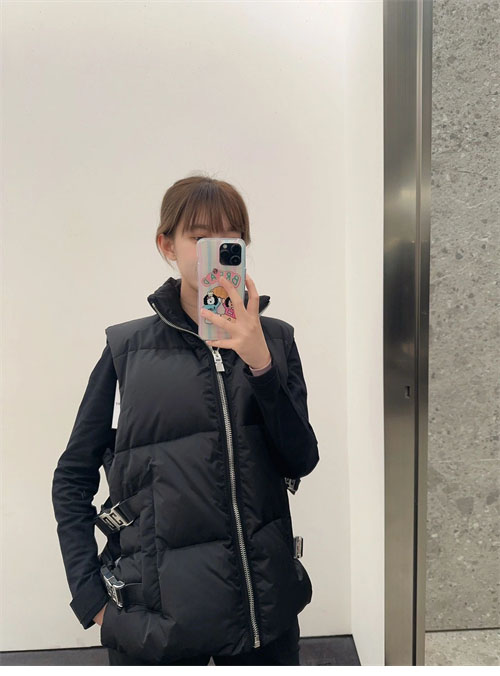 Givenchy 지방시 4G버클 스트랩 패딩 다운 베스트 레플리카 4번 이미지 - 의류 | 세미샵 레플리카 사이트