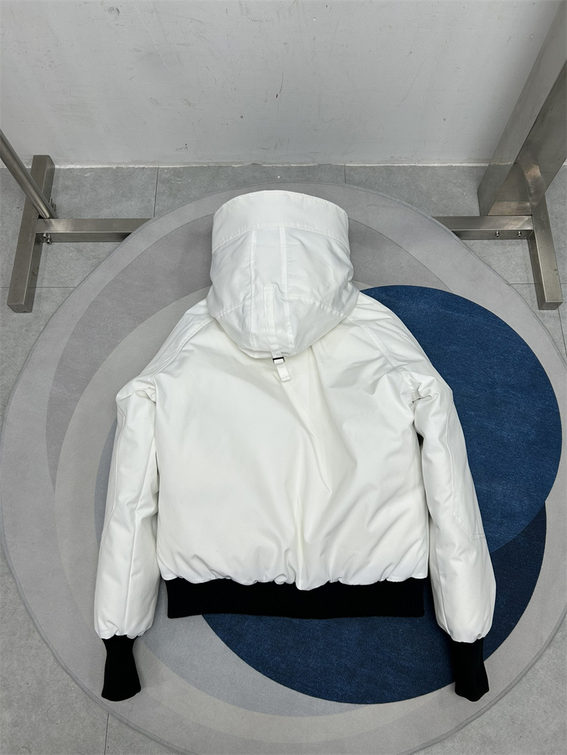 Canada Goose 캐나다구스 Chilliwack 칠리왁 봄버 헤리티지 다운 자켓 레플리카 15번 이미지 - 의류 | 세미샵 레플리카 사이트