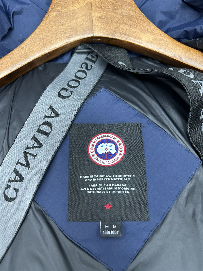 Canada Goose 캐나다구스 Crofton 크로프톤 푸퍼 자켓 레플리카 10번 이미지 - 의류 | 세미샵 레플리카 사이트