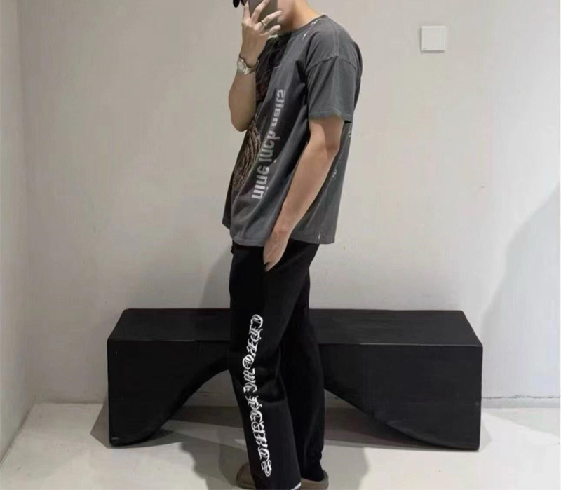 크롬하츠 크롬하츠 스크롤 로고 스펠아웃 스웨트팬츠 레플리카 11번 이미지 - 의류 | 세미샵 레플리카 사이트