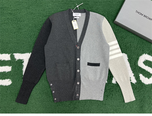 Thom Browne 톰브라운 배색 그레이 사선완장 4-Bar 가디건 레플리카 3번 이미지 - 의류 | 세미샵 레플리카 사이트