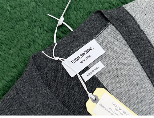 Thom Browne 톰브라운 배색 그레이 사선완장 4-Bar 가디건 레플리카 5번 이미지 - 의류 | 세미샵 레플리카 사이트