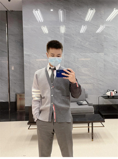 Thom Browne 톰브라운 배색 그레이 사선완장 4-Bar 가디건 레플리카 12번 이미지 - 의류 | 세미샵 레플리카 사이트