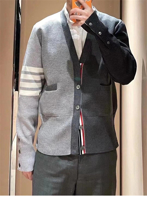 Thom Browne 톰브라운 배색 그레이 사선완장 4-Bar 가디건 레플리카 14번 이미지 - 의류 | 세미샵 레플리카 사이트