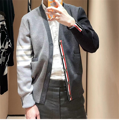 Thom Browne 톰브라운 배색 그레이 사선완장 4-Bar 가디건 레플리카 15번 이미지 - 의류 | 세미샵 레플리카 사이트