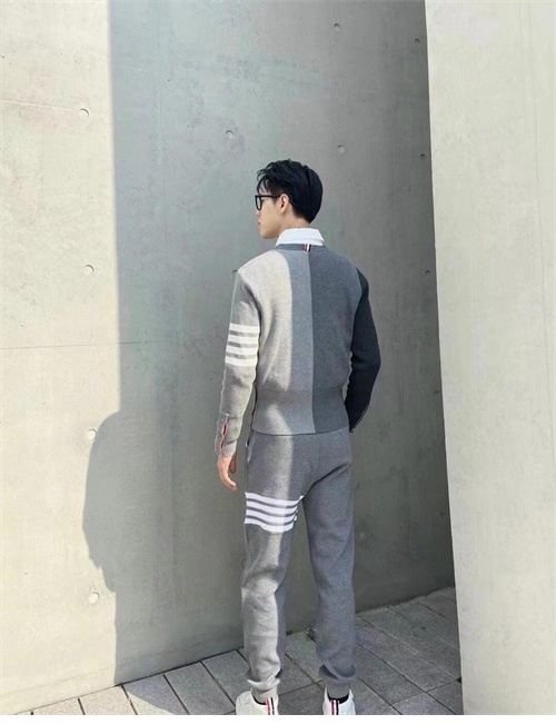 Thom Browne 톰브라운 배색 그레이 사선완장 4-Bar 가디건 레플리카 16번 이미지 - 의류 | 세미샵 레플리카 사이트