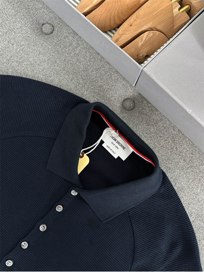 Thom Browne 톰브라운 사선완장 와플 반팔 폴로 셔츠&스웨트 반바지 레플리카 12번 이미지 - 의류 | 세미샵 레플리카 사이트