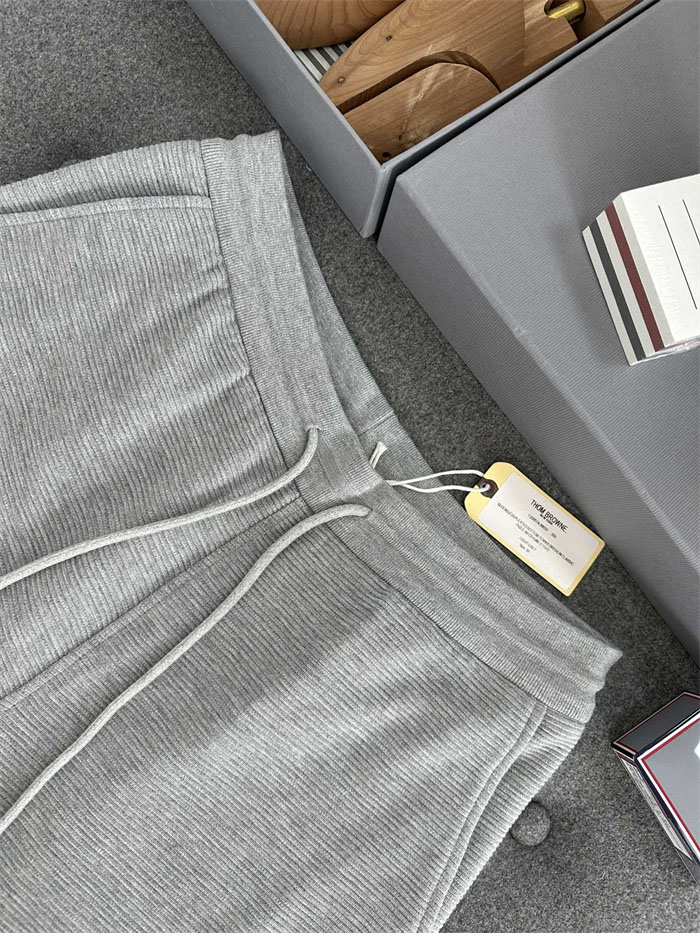 Thom Browne 톰브라운 사선완장 와플 반팔 폴로 셔츠&스웨트 반바지 레플리카 23번 이미지 - 의류 | 세미샵 레플리카 사이트