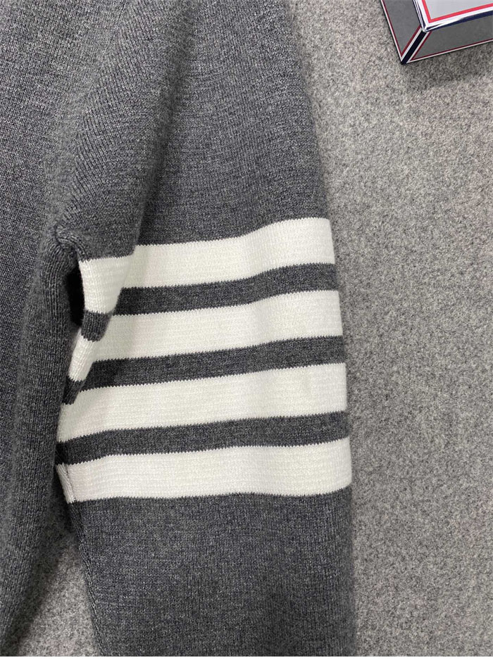 Thom Browne 톰브라운 사선완장 코튼 클래식 가디건 레플리카 15번 이미지 - 의류 | 세미샵 레플리카 사이트