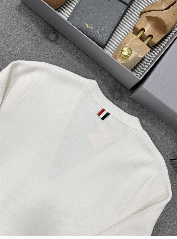 Thom Browne 톰브라운 사선완장 코튼 클래식 가디건 레플리카 18번 이미지 - 의류 | 세미샵 레플리카 사이트