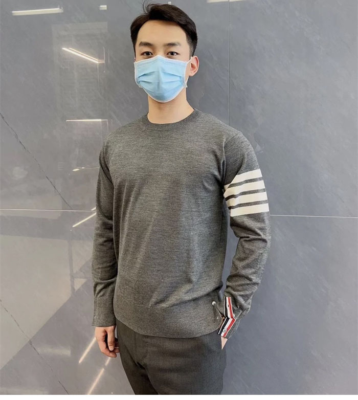 Thom Browne 톰브라운 사선완장 클래식 울 니트 스웨터 레플리카 5번 이미지 - 의류 | 세미샵 레플리카 사이트