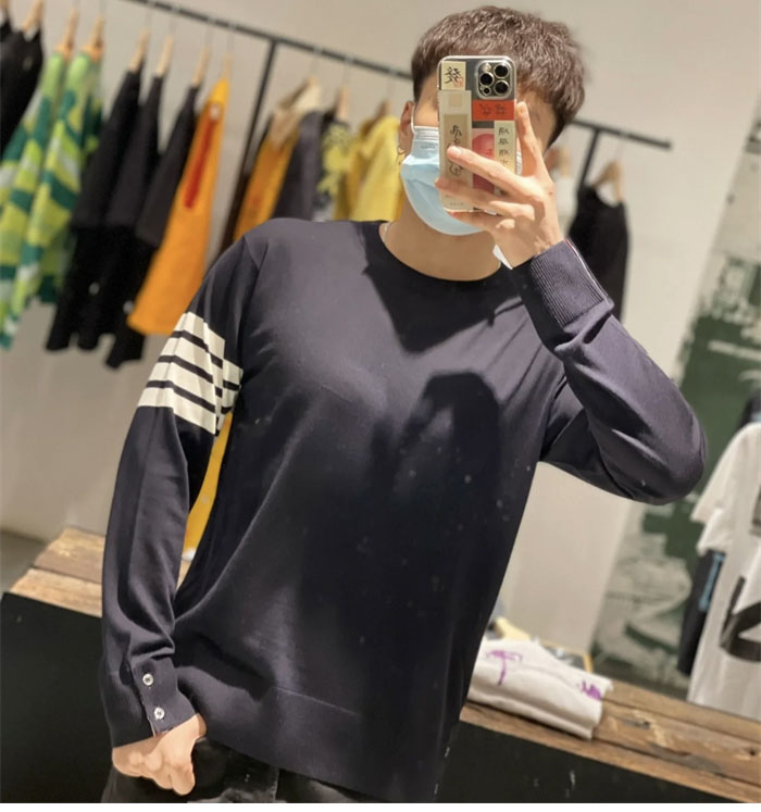 Thom Browne 톰브라운 사선완장 클래식 울 니트 스웨터 레플리카 6번 이미지 - 의류 | 세미샵 레플리카 사이트