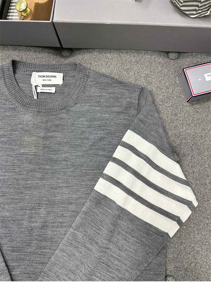 Thom Browne 톰브라운 사선완장 클래식 울 니트 스웨터 레플리카 11번 이미지 - 의류 | 세미샵 레플리카 사이트