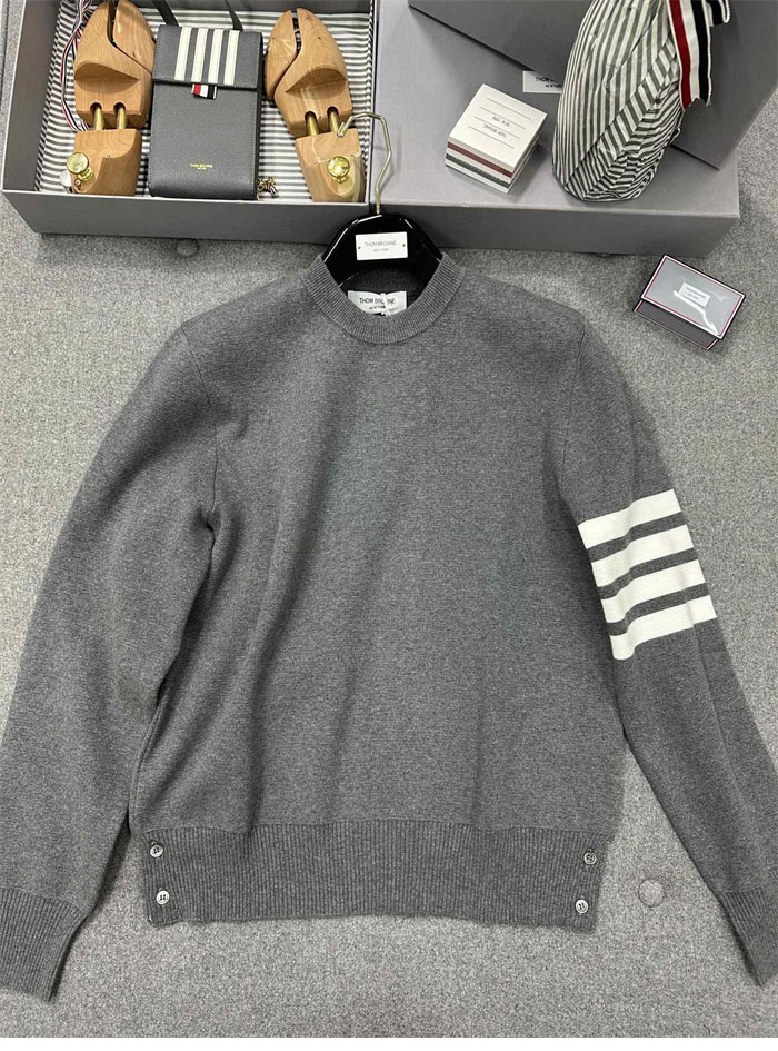 Thom Browne 톰브라운 사선완장 클래식 크루넥 맨투맨 레플리카 8번 이미지 - 의류 | 세미샵 레플리카 사이트