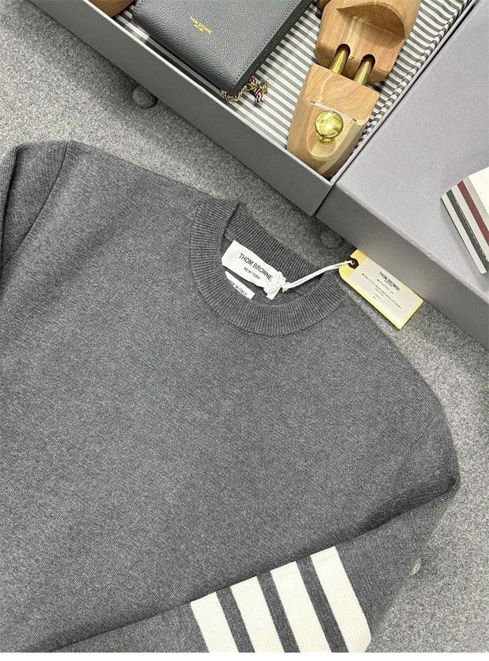 Thom Browne 톰브라운 사선완장 클래식 크루넥 맨투맨 레플리카 10번 이미지 - 의류 | 세미샵 레플리카 사이트