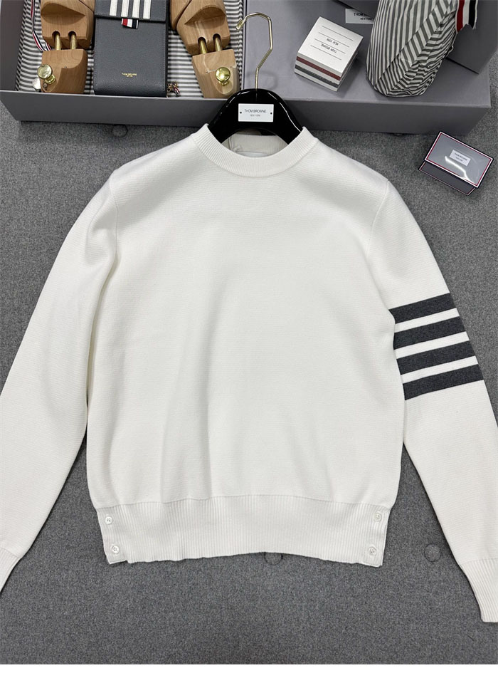 Thom Browne 톰브라운 사선완장 클래식 크루넥 맨투맨 레플리카 18번 이미지 - 의류 | 세미샵 레플리카 사이트