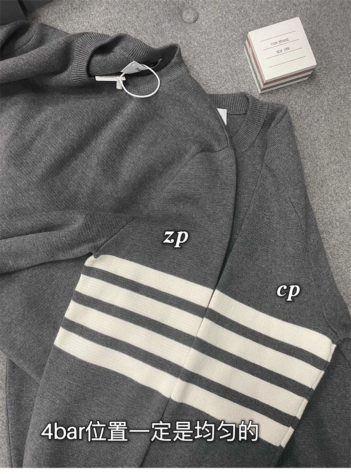 Thom Browne 톰브라운 사선완장 클래식 크루넥 맨투맨 레플리카 25번 이미지 - 의류 | 세미샵 레플리카 사이트