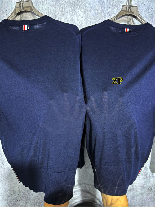 Thom Browne 톰브라운 사선완장 4-Bar 니트 스웨터 레플리카 16번 이미지 - 의류 | 세미샵 레플리카 사이트