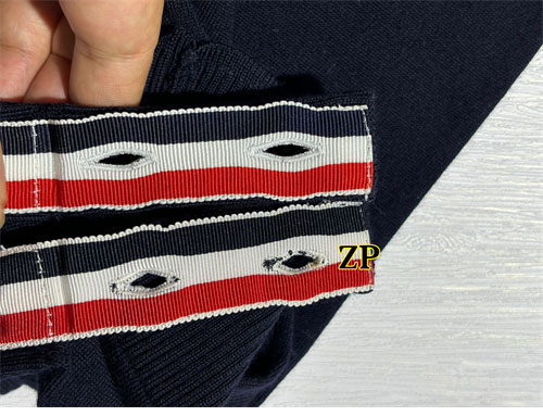 Thom Browne 톰브라운 사선완장 4-Bar 니트 스웨터 레플리카 21번 이미지 - 의류 | 세미샵 레플리카 사이트