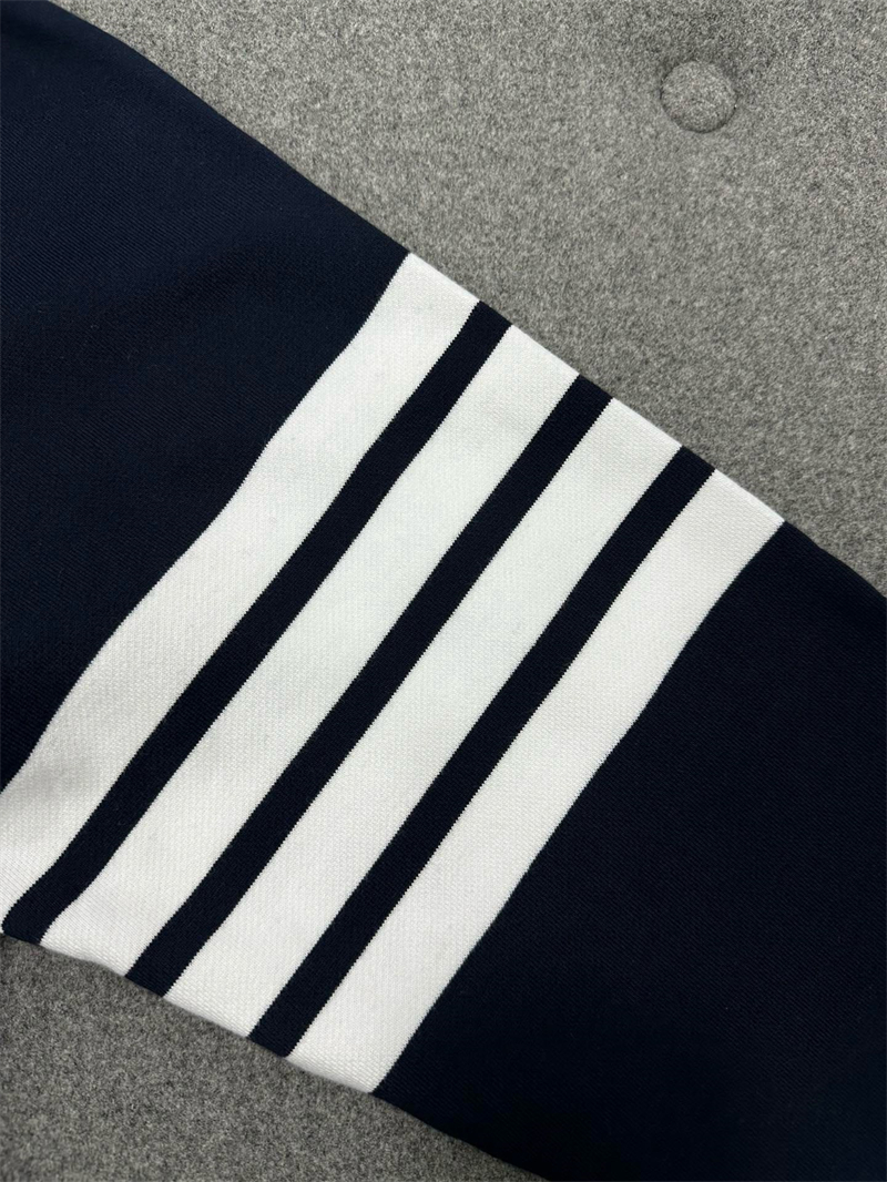 Thom Browne 톰브라운 사선완장 4-Bar 루프백 저지 v넥 가디건 레플리카 5번 이미지 - 의류 | 세미샵 레플리카 사이트