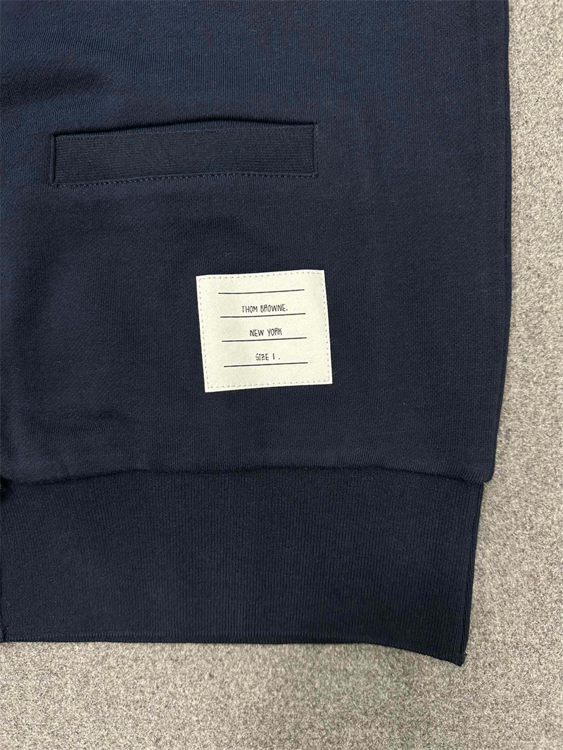 Thom Browne 톰브라운 사선완장 4-Bar 루프백 저지 v넥 가디건 레플리카 6번 이미지 - 의류 | 세미샵 레플리카 사이트