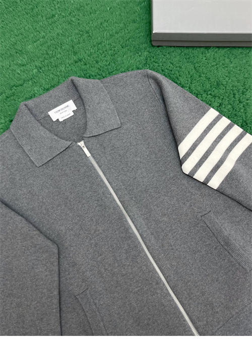 Thom Browne 톰브라운 사선완장 4-Bar 메리노 울 니트 카라 집업 레플리카 15번 이미지 - 의류 | 세미샵 레플리카 사이트