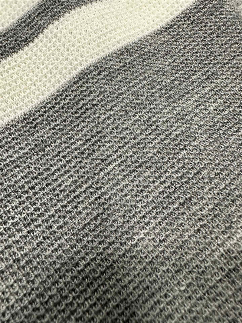 Thom Browne 톰브라운 사선완장 4-Bar 메리노 v넥 가디건 레플리카 5번 이미지 - 의류 | 세미샵 레플리카 사이트