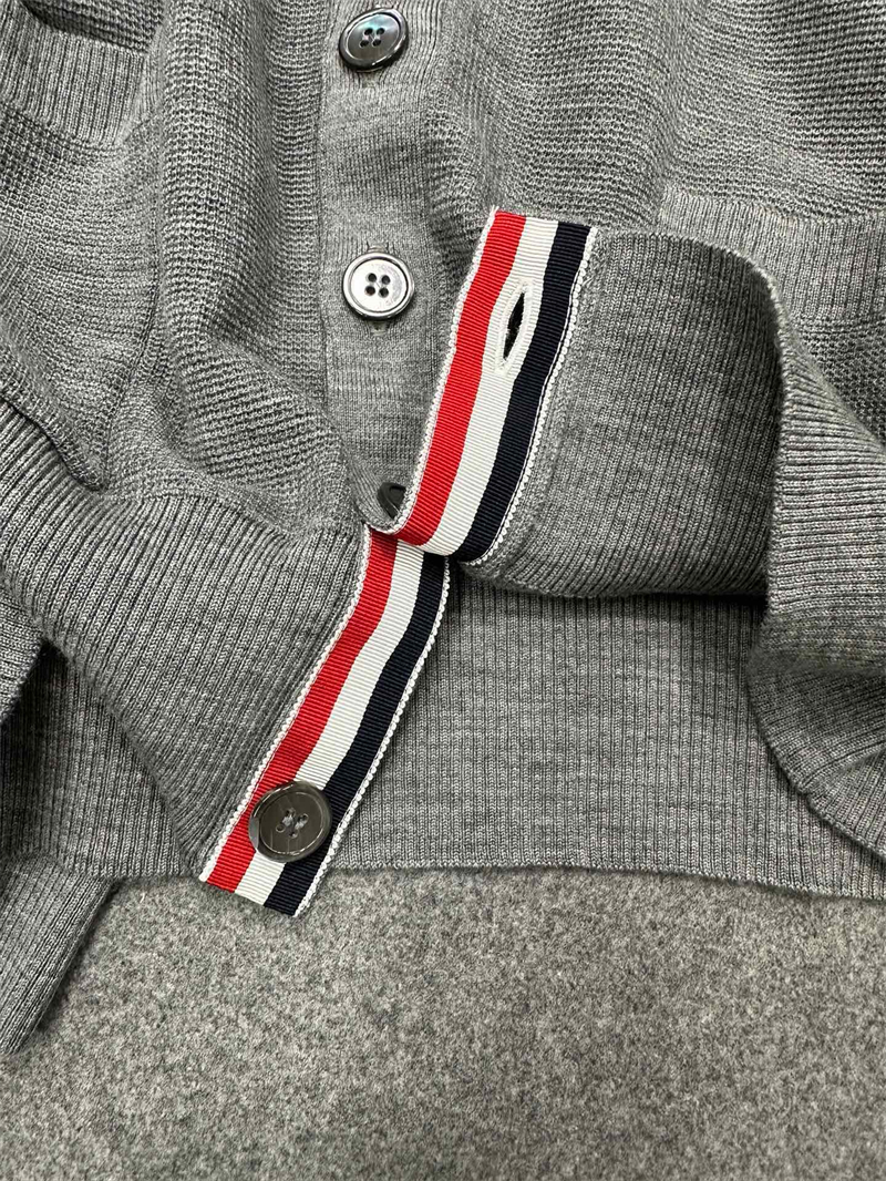 Thom Browne 톰브라운 사선완장 4-Bar 메리노 v넥 가디건 레플리카 6번 이미지 - 의류 | 세미샵 레플리카 사이트