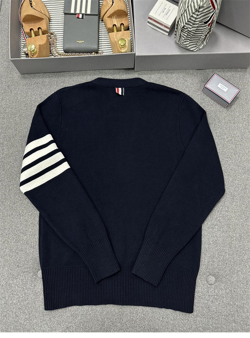 Thom Browne 톰브라운 사선완장 4-Bar 밀라노 스티치 클래식 가디건 레플리카 8번 이미지 - 의류 | 세미샵 레플리카 사이트