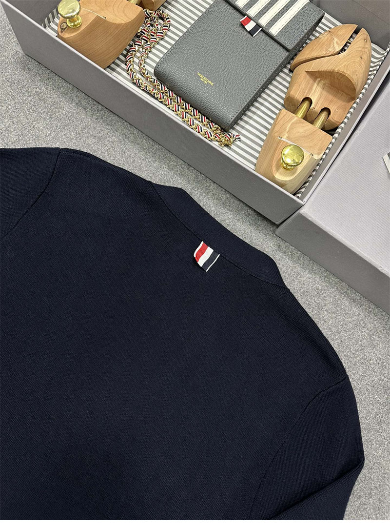 Thom Browne 톰브라운 사선완장 4-Bar 밀라노 스티치 클래식 가디건 레플리카 9번 이미지 - 의류 | 세미샵 레플리카 사이트