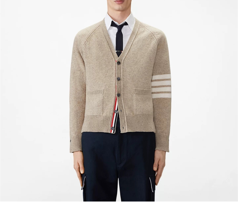 톰브라운 톰브라운 사선완장 4-Bar 셰틀랜드 울 V넥 가디건 레플리카 13번 이미지 - 의류 | 세미샵 레플리카 사이트