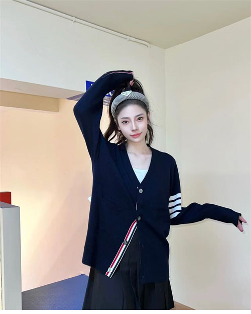 Thom Browne 톰브라운 사선완장 4-Bar 여성용 울 가디건 레플리카 34번 이미지 - 의류 | 세미샵 레플리카 사이트