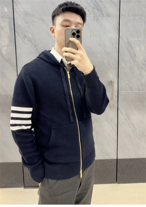 Thom Browne 톰브라운 사선완장 4-Bar 와플 후드 집업 레플리카 23번 이미지 - 의류 | 세미샵 레플리카 사이트